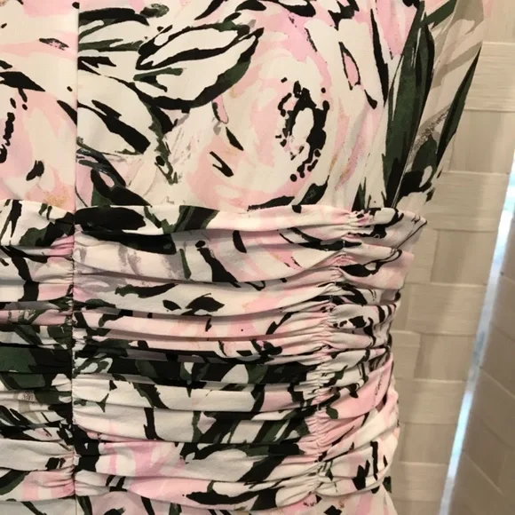 St. John Collection silk floral dress size 8 pink white green floral - Picture 3 of 8